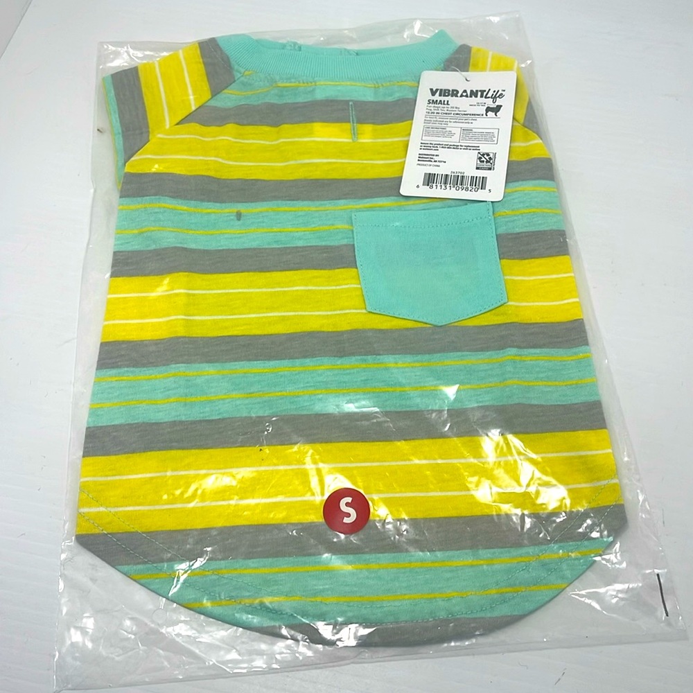 Vibrant Dogs T-Shirt NEW * Fabric defects *